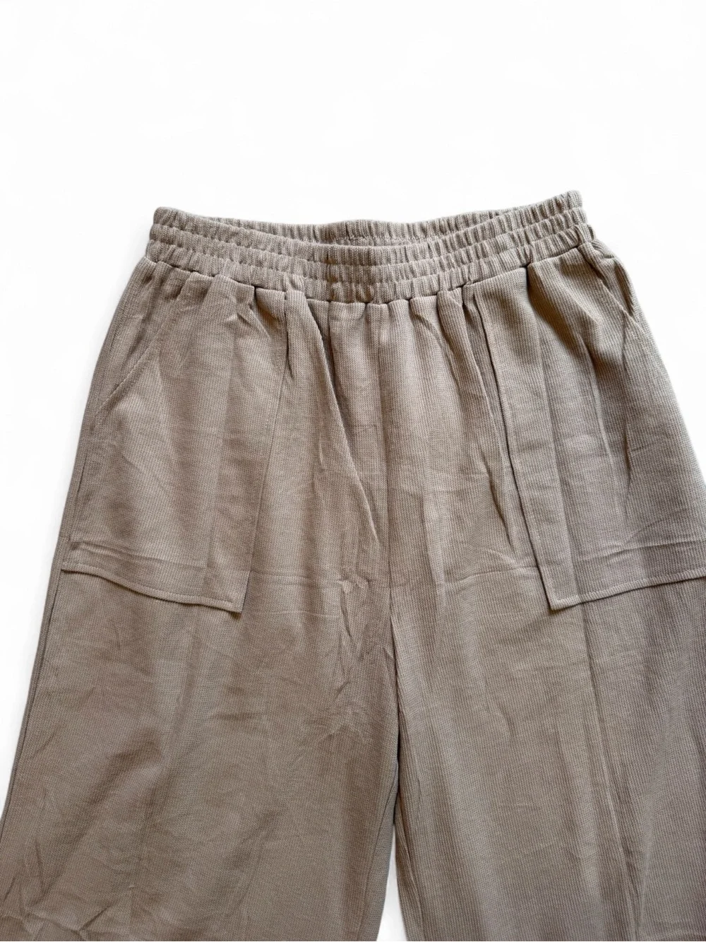 Women’s Cropped Elastic-Waist Pants in Taupe